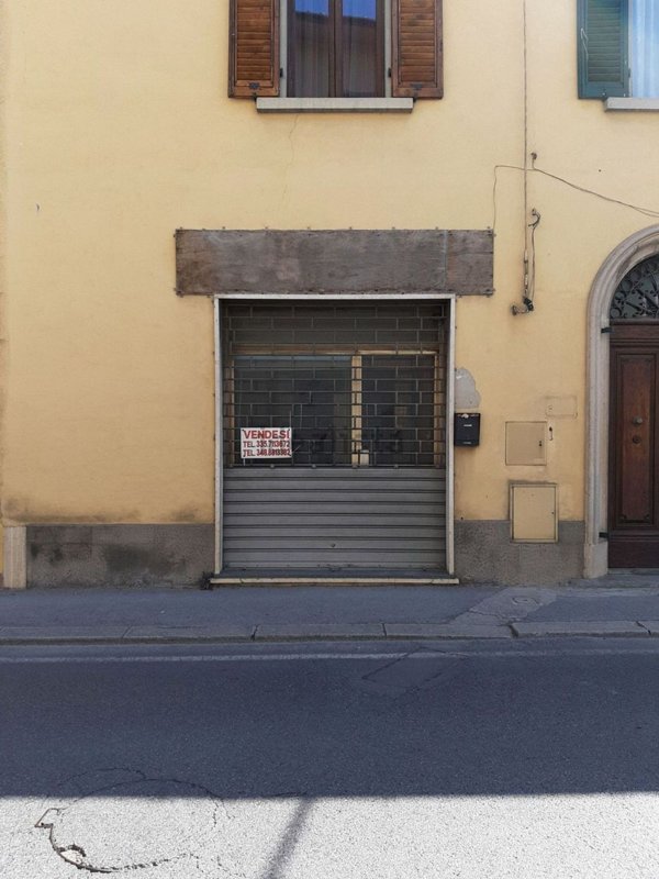 locale di sgombero in vendita a Monsummano Terme