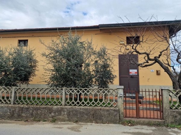 casa indipendente in vendita a Monsummano Terme in zona Bizzarrino