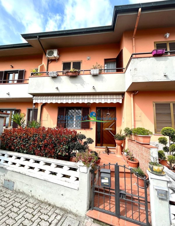 casa indipendente in vendita a Monsummano Terme in zona Violi