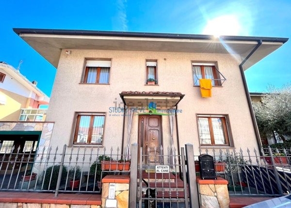 casa indipendente in vendita a Monsummano Terme