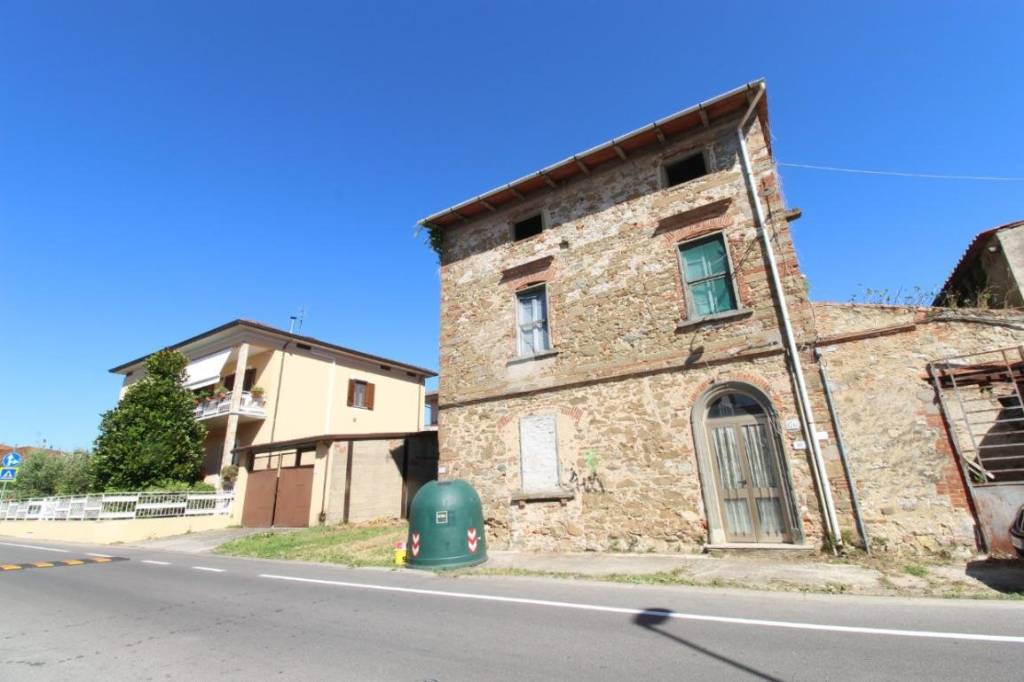 casa indipendente in vendita a Monsummano Terme in zona Cintolese