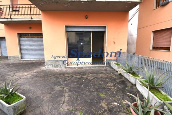 locale commerciale in vendita a Monsummano Terme