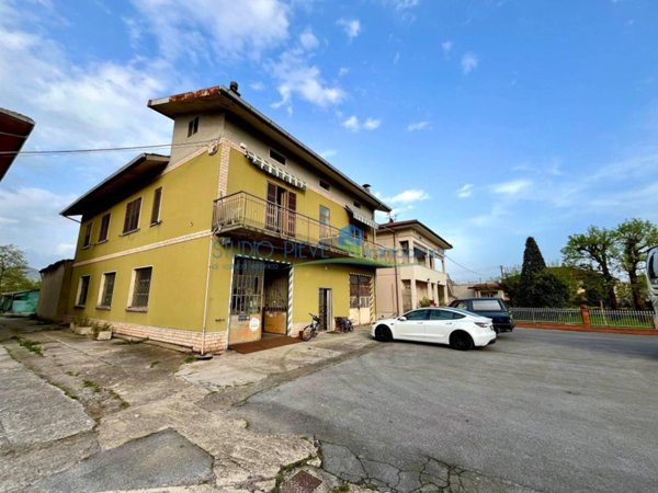 casa indipendente in vendita a Monsummano Terme in zona Cintolese