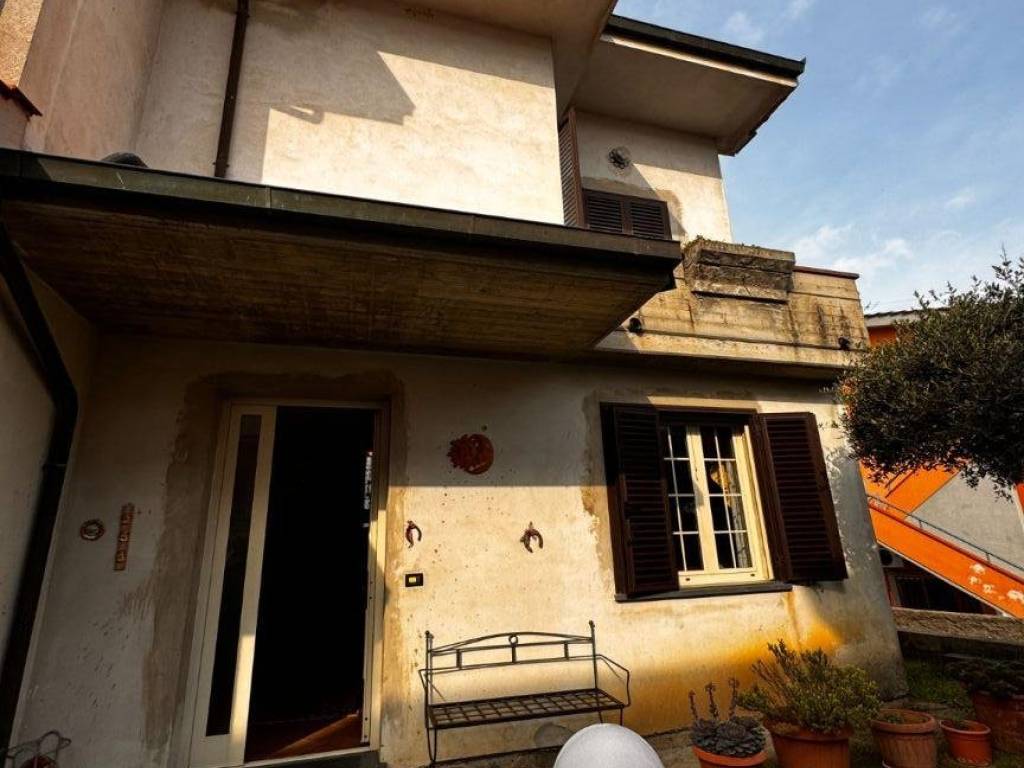 casa indipendente in vendita a Monsummano Terme in zona Bizzarrino
