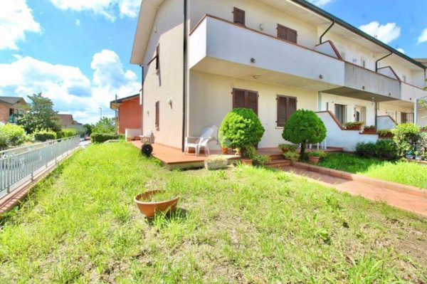 casa indipendente in vendita a Monsummano Terme in zona Cintolese