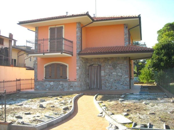 casa indipendente in vendita a Monsummano Terme in zona Grotta Giusti