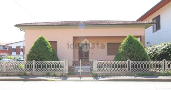 casa semindipendente in vendita a Monsummano Terme