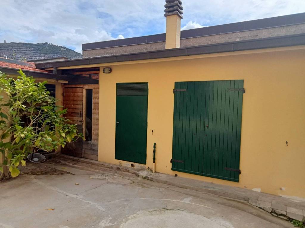 casa indipendente in vendita a Monsummano Terme