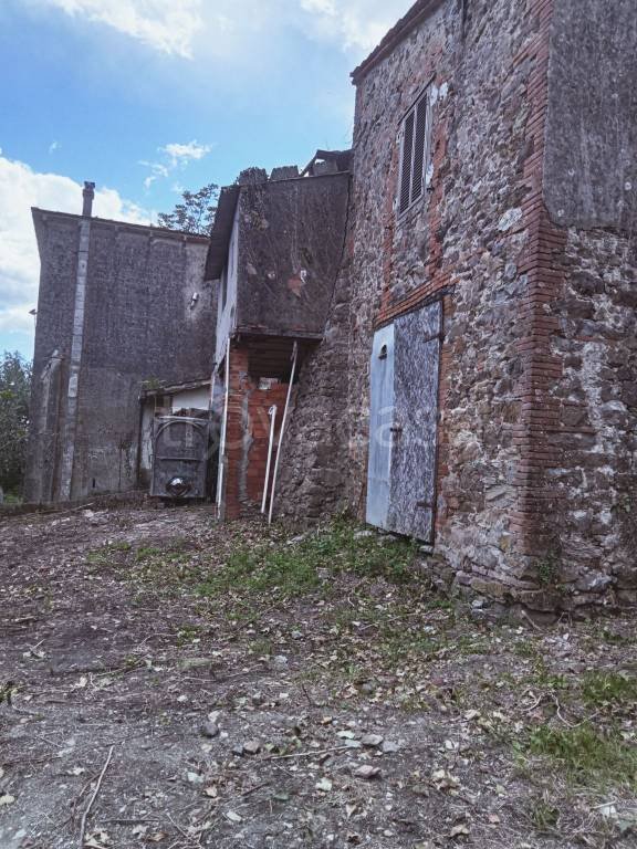 casa indipendente in vendita a Monsummano Terme in zona Montevettolini