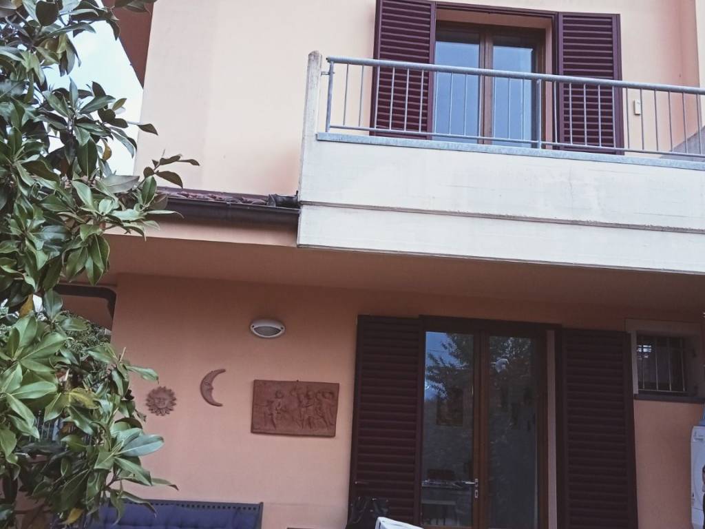 casa indipendente in vendita a Monsummano Terme in zona Bizzarrino
