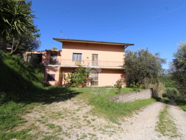 casa indipendente in vendita a Monsummano Terme