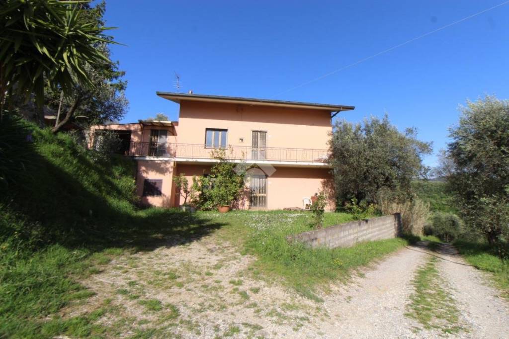 casa indipendente in vendita a Monsummano Terme in zona Cintolese