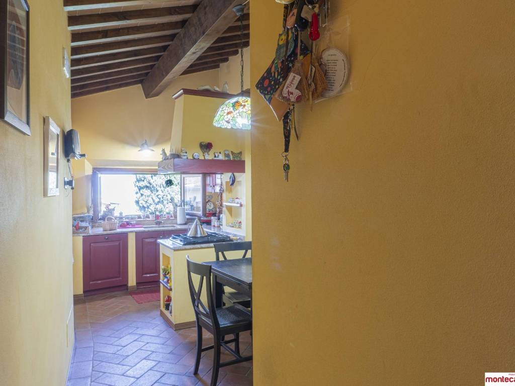 appartamento in vendita a Monsummano Terme in zona Montevettolini