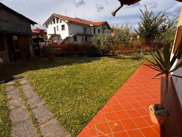 casa indipendente in vendita a Monsummano Terme in zona Uggia
