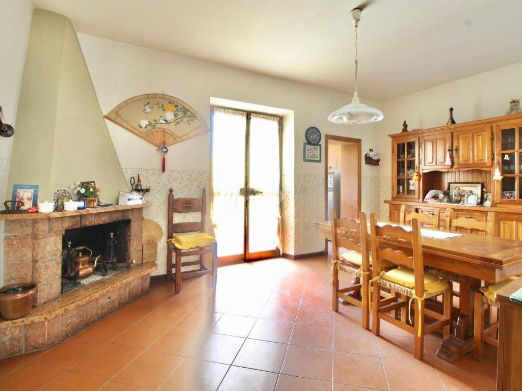 casa indipendente in vendita a Monsummano Terme in zona Cintolese
