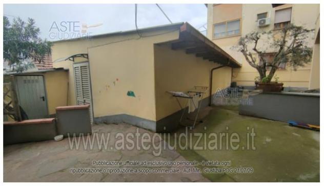 locale commerciale in vendita a Monsummano Terme