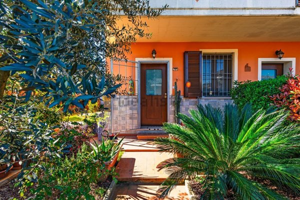 casa indipendente in vendita a Monsummano Terme in zona Cintolese