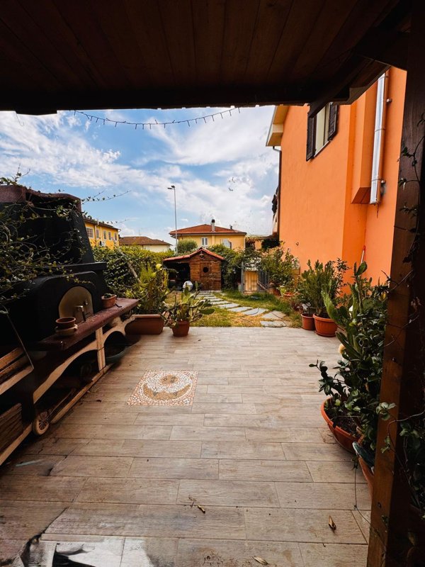 casa indipendente in vendita a Monsummano Terme in zona Bizzarrino
