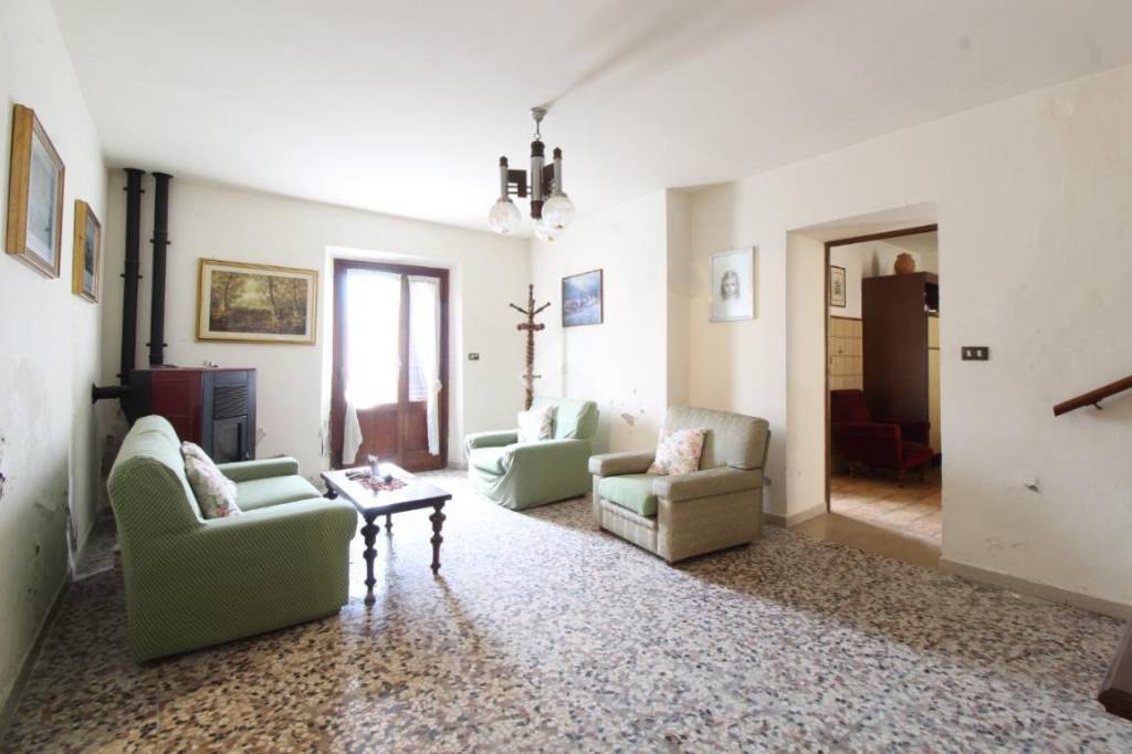 casa indipendente in vendita a Monsummano Terme in zona Cintolese