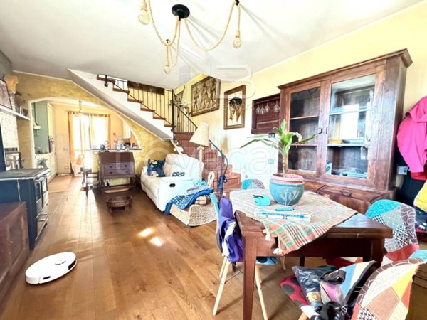 casa indipendente in vendita a Monsummano Terme in zona Bizzarrino