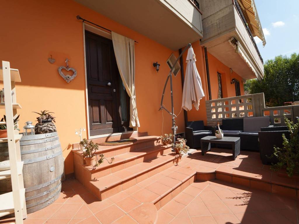 casa indipendente in vendita a Monsummano Terme in zona Cintolese