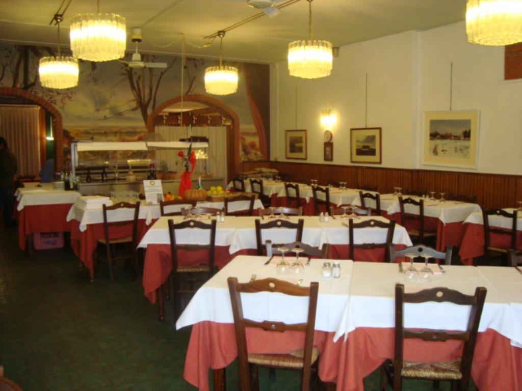 locale commerciale in vendita a Monsummano Terme in zona Grotta Giusti