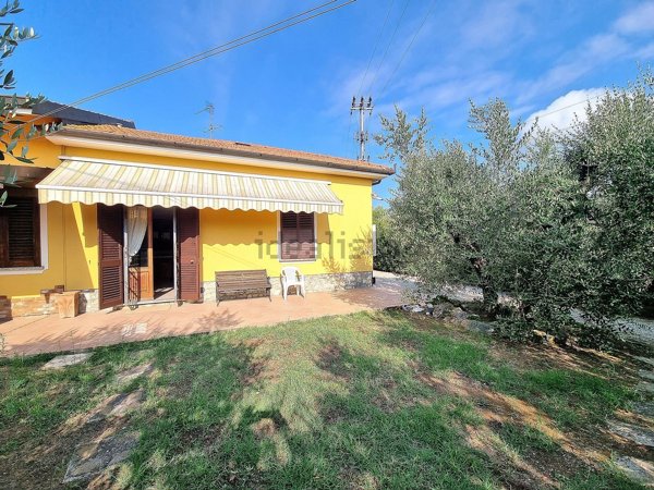 casa indipendente in vendita a Monsummano Terme in zona Pozzarello