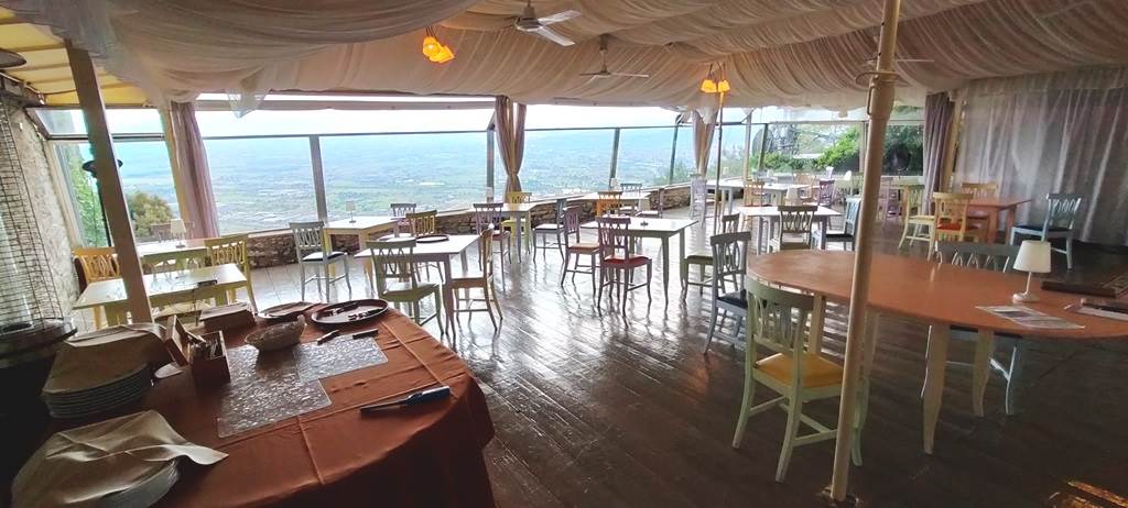 negozio in vendita a Monsummano Terme in zona Monsummano Alto