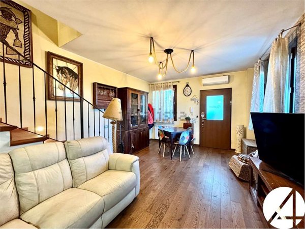 casa indipendente in vendita a Monsummano Terme in zona Bizzarrino