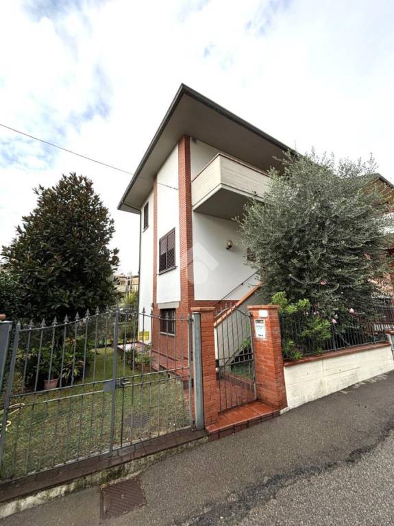 casa indipendente in vendita a Monsummano Terme in zona Grotta Giusti