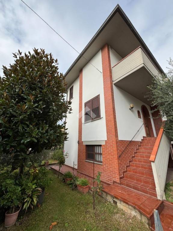 casa indipendente in vendita a Monsummano Terme in zona Grotta Giusti