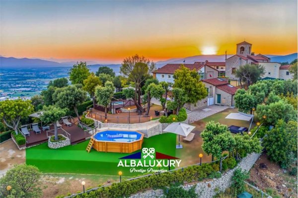 casa indipendente in vendita a Monsummano Terme in zona Monsummano Alto