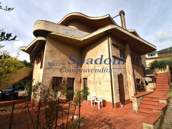 casa indipendente in vendita a Monsummano Terme