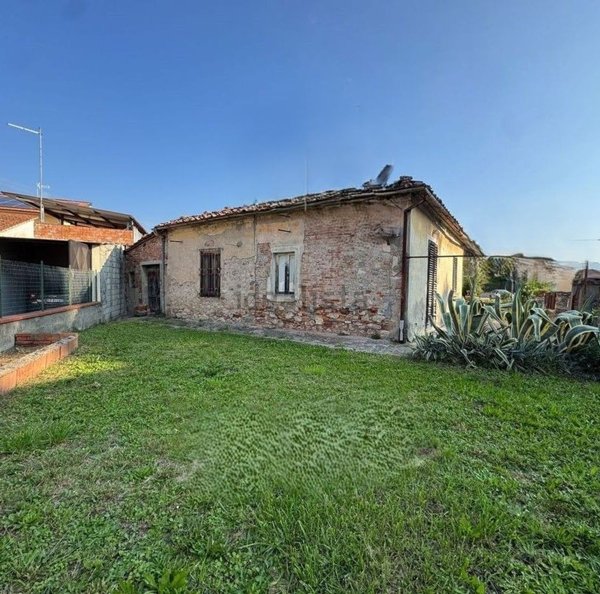 pentavano in vendita a Monsummano Terme