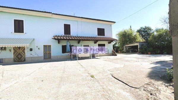 casa indipendente in vendita a Monsummano Terme in zona Bizzarrino