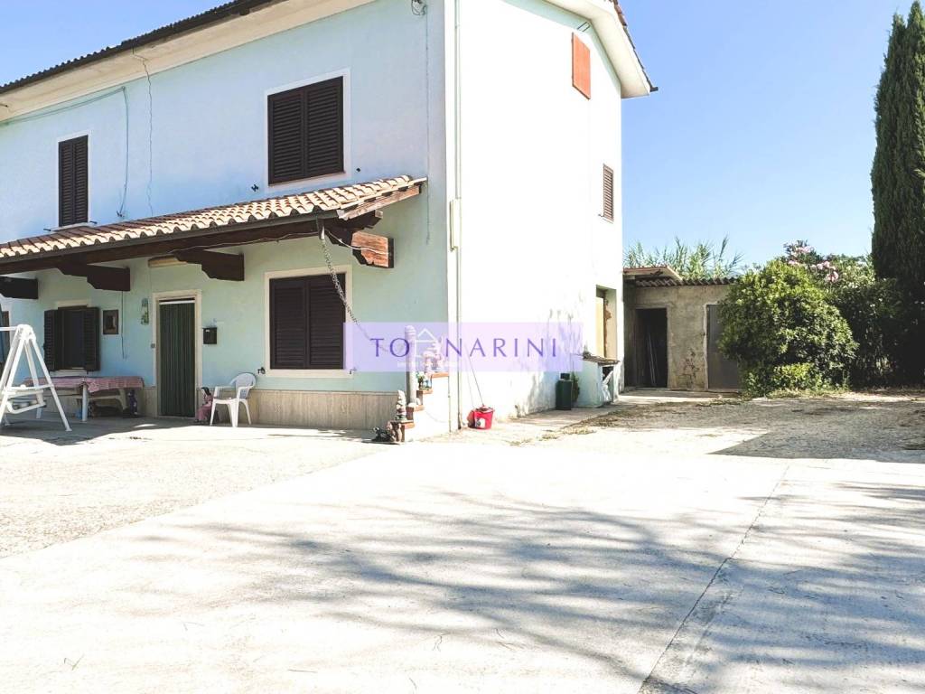 casa indipendente in vendita a Monsummano Terme in zona Bizzarrino