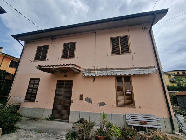 casa indipendente in vendita a Monsummano Terme in zona Cintolese