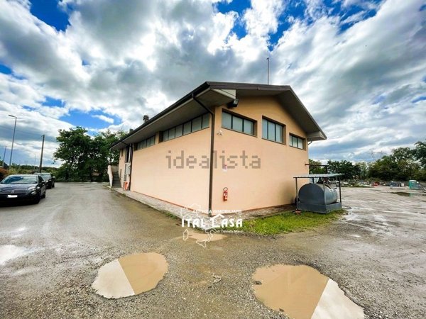 capannone in vendita a Monsummano Terme in zona Cintolese