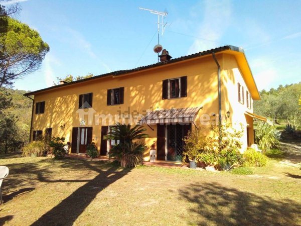 esavano in vendita a Monsummano Terme in zona Grotta Giusti