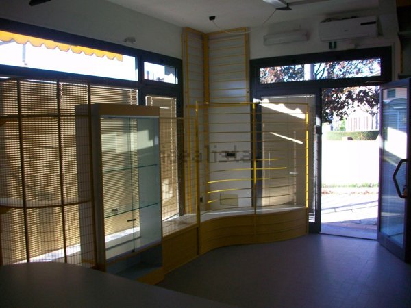 locale di sgombero in vendita a Monsummano Terme