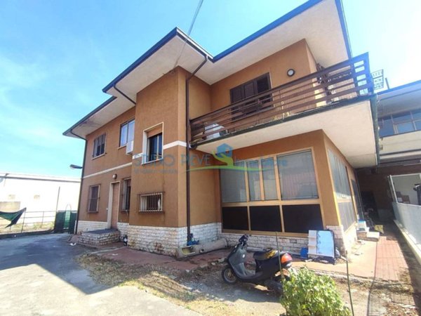 casa indipendente in vendita a Monsummano Terme