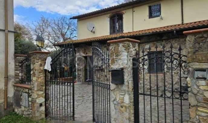 casa indipendente in vendita a Monsummano Terme in zona Uggia