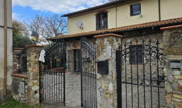 casa indipendente in vendita a Monsummano Terme in zona Uggia