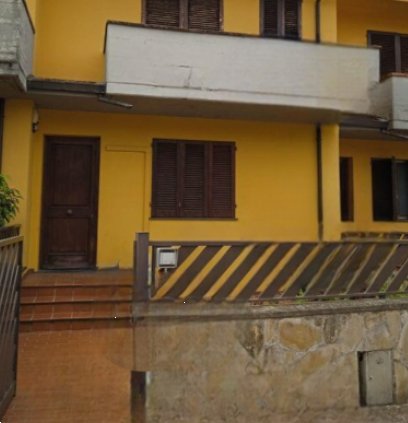 casa indipendente in vendita a Monsummano Terme