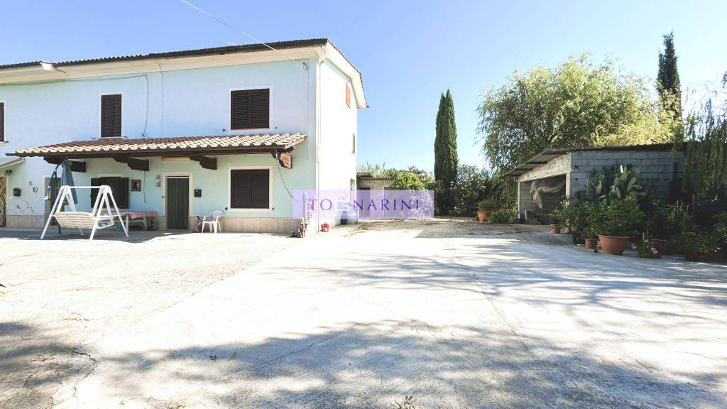 casa indipendente in vendita a Monsummano Terme in zona Bizzarrino