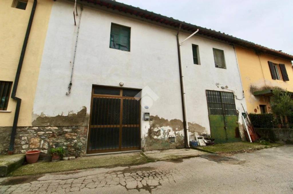 casa indipendente in vendita a Monsummano Terme in zona Cintolese