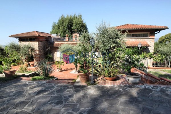 casa indipendente in vendita a Monsummano Terme