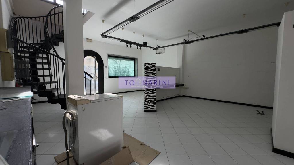 negozio in vendita a Monsummano Terme