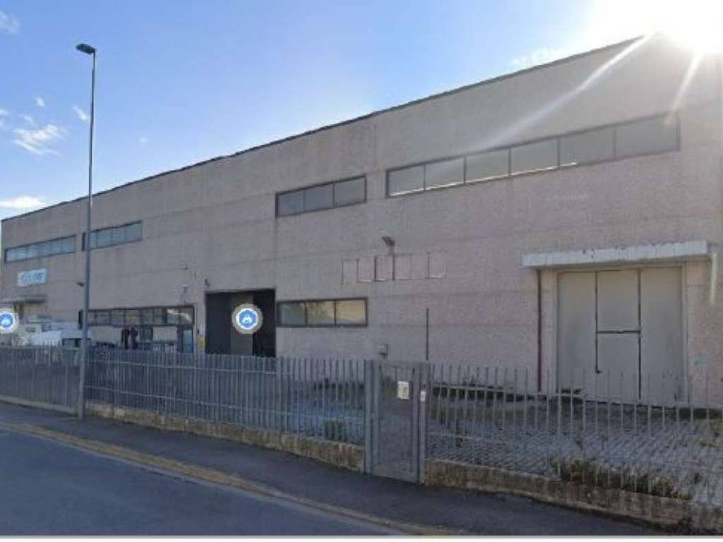 locale commerciale in vendita a Monsummano Terme