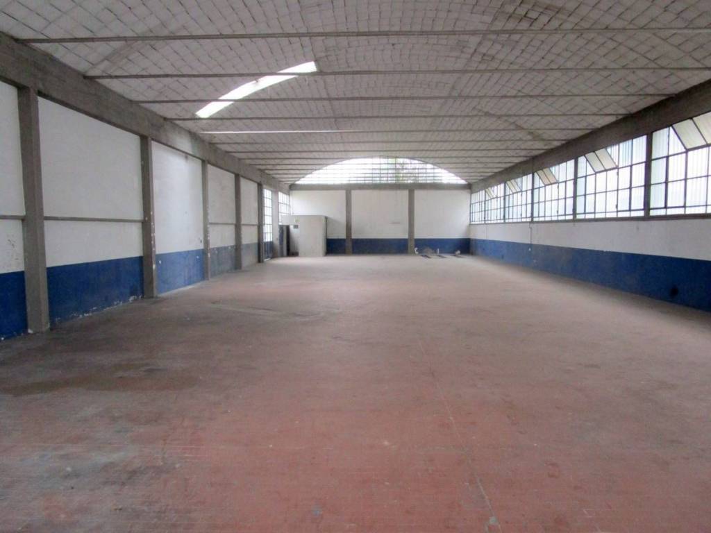 locale commerciale in vendita a Monsummano Terme